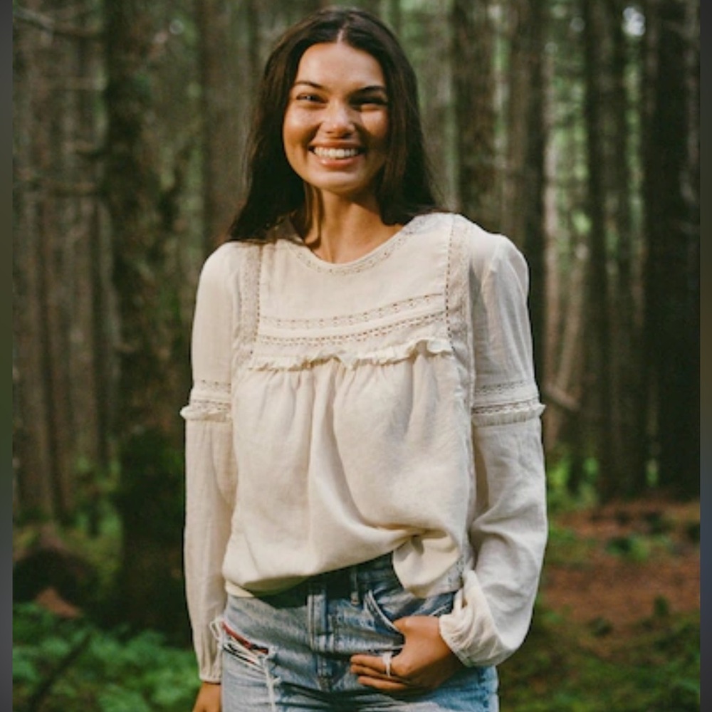 American Eagle Outfitters Cream Lace Blouse